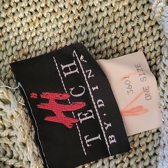 DINA Short Sleeve Sweater One Size - Picture 8 of 16